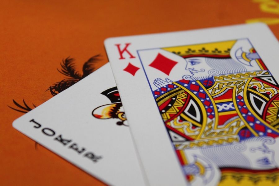 Strategien für Casinospiele können komplex und einfach sein; Karten zählen ist als eher schwierig einzustufen.