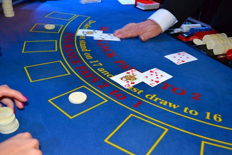 Das Kartenspiel Blackjack basiert also auf zahlreichen unterschiedlichen Kartenspielen