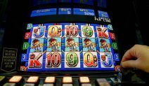 New Law Cuts Maximum Bet on Aussie Pokies in Half
